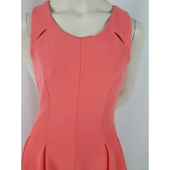 Elle Avant Garden Dress Women's Size 10 Coral Pleated Cut Out Back Sleeveless - Picture 3 of 7
